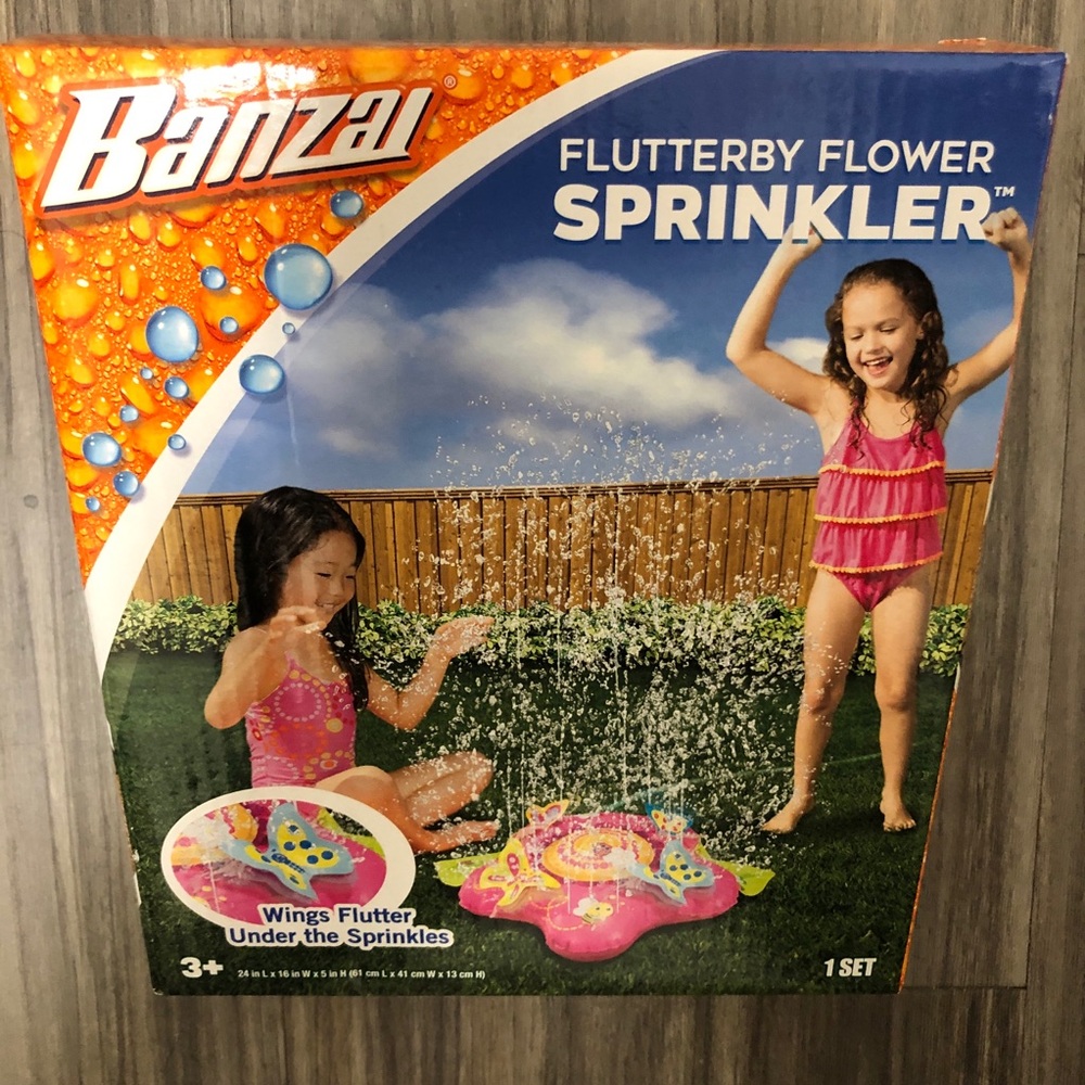 Banzai Inflatable Sprinkler Flutterby Flower Sprinkler Water Toy NIB